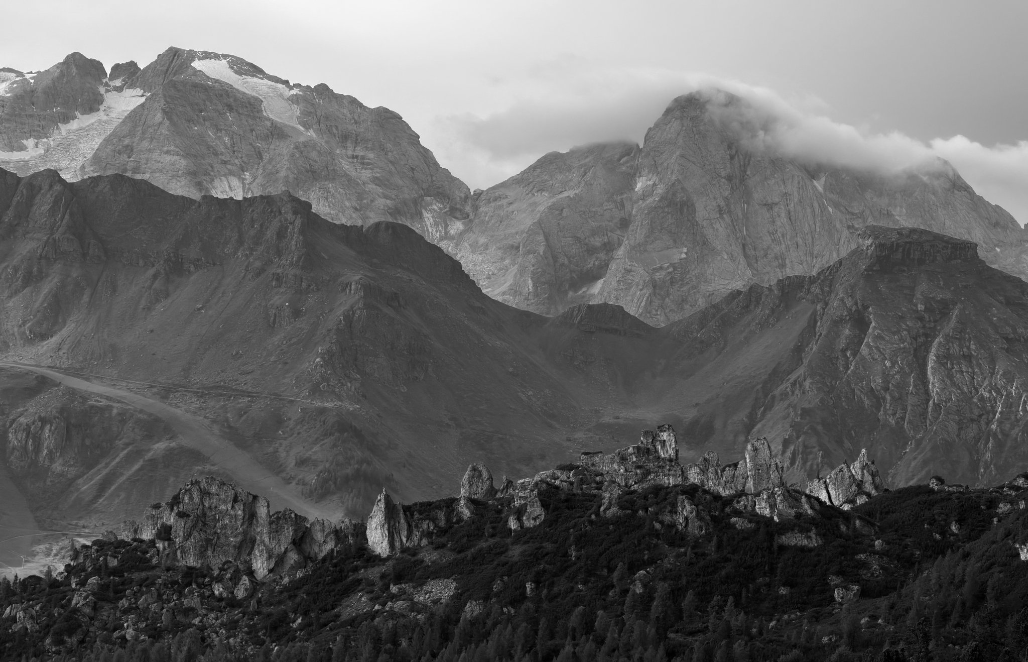 iPhone 17 Pro, 100mm, 4x, 48MP, Stark B&W
