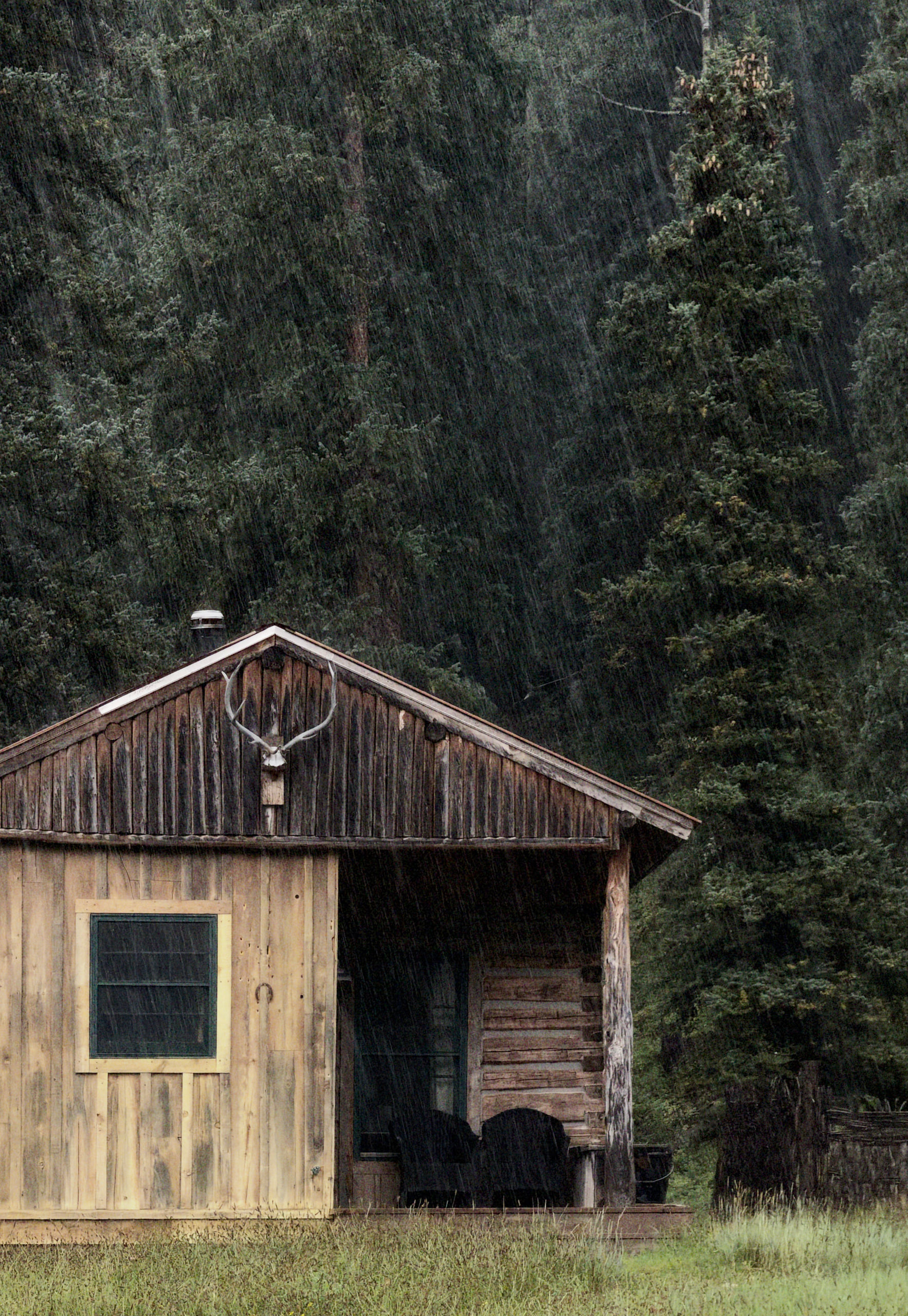 Morning showers over Major Ross at Dunton Hot Springs